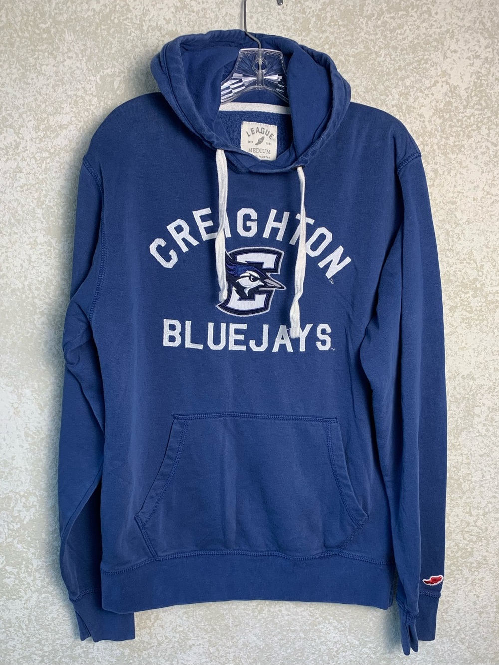 League Creighton Bluejays Hoodie Mens Medium Blue NCAA Collegiate Pullover